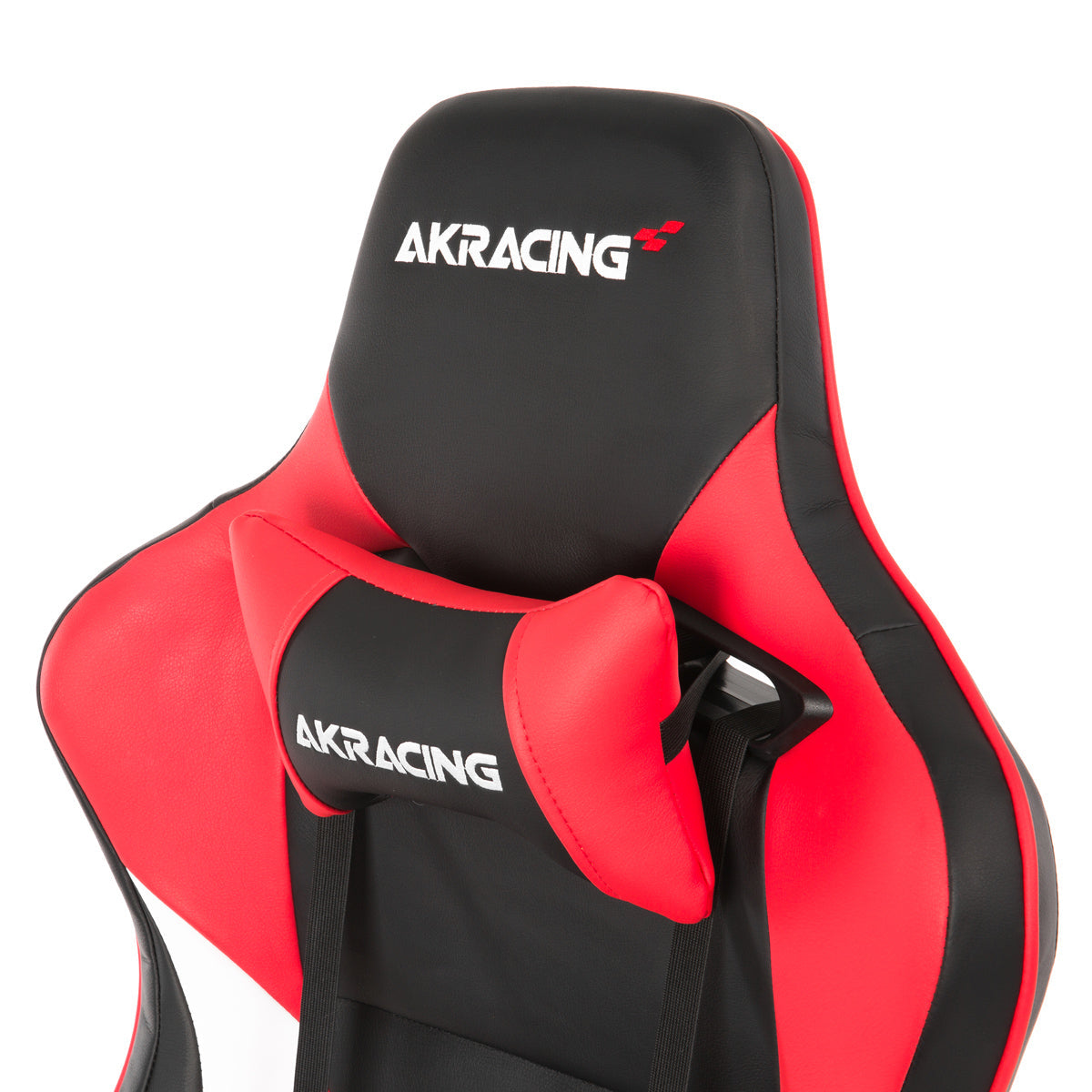 【細部に宿るAKRacingの誇り】ブランドロゴが輝くヘッドレストとランバーサポートは、高反発のウレタンフォームが首と腰を優しく支え、長時間の集中からくる身体への負担を忘れさせてくれます。