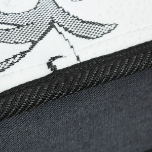 【細部に宿る品質】丁寧なパイピングと緻密な縫製が、耐久性と見た目の美しさを両両立させます。