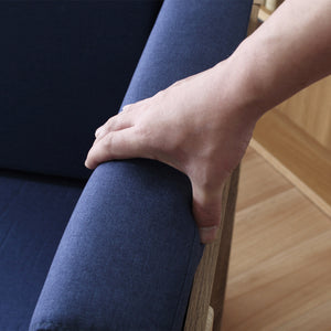 【優しい肌触りのファブリック】さらりとしたポリエステル生地は、年間を通して快適な座り心地を提供します。