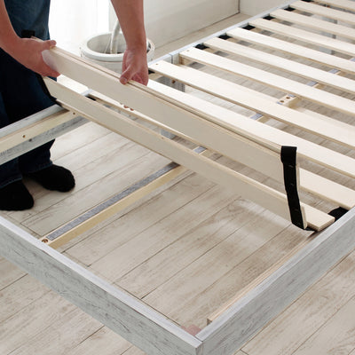 ベッドの床板はすのこ状にすることで、通気性が良くなり、カビの原因となる湿気を逃がしやすく、オールシーズンご使用頂けます。