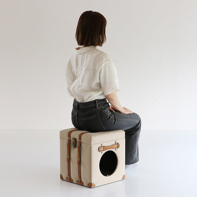 もちろん、座面耐荷重は80kgの設定のため、スツールとしてお座り頂くことも可能な作りとなっています。