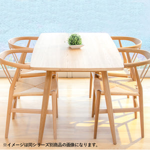【暮らしを彩るダイニング】温もりあふれる天然木が、家族との食卓に安らぎのひとときを演出します。