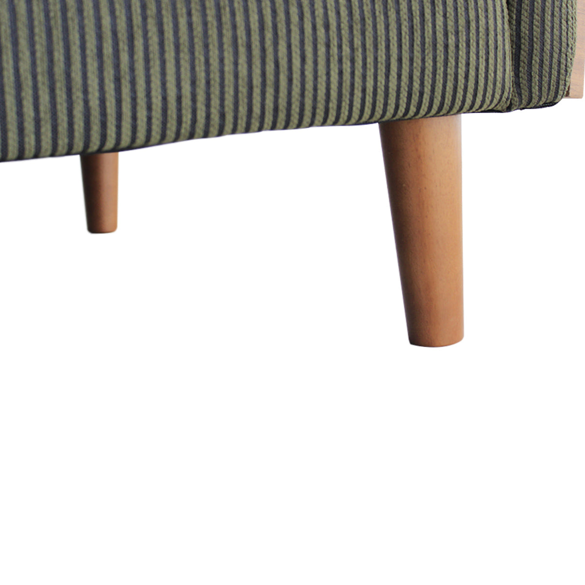 【床に優しい設計】耐久性のあるラバーウッド脚にはフェルトが貼られ、大切な床を傷つけません。