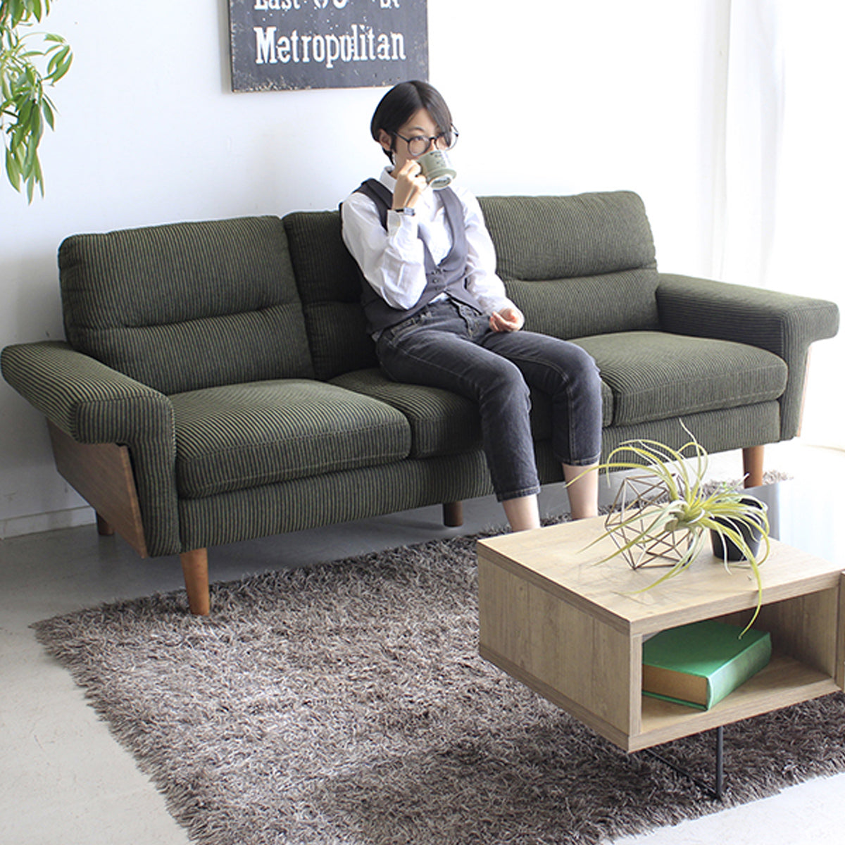 【ゆったりとした座り心地】奥行きのある座面と包み込むような背もたれで、日々の疲れを癒すプライベート空間を。