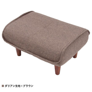 【お部屋に馴染む万能スツール】落ち着いたダリアンブラウンの生地は、スツールやミニテーブルとして、どんなお部屋にも自然に溶け込み上質な空間を創り出します。