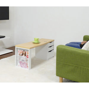 【くつろぎのローテーブル】リビングのソファ前で、読書やコーヒーを楽しむローテーブルとしても活躍します。