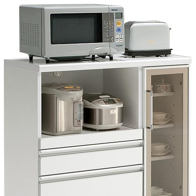 【キッチン周りの整理に】多数の収納スペースにより、キッチン周りの整理に役立ちます。