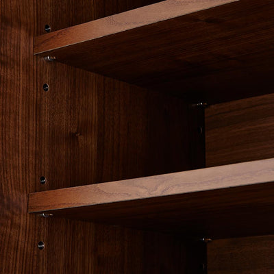 【棚板は高さ調節可能】棚板は、食器などの高さに合わて3段階の高さ調整が可能です。