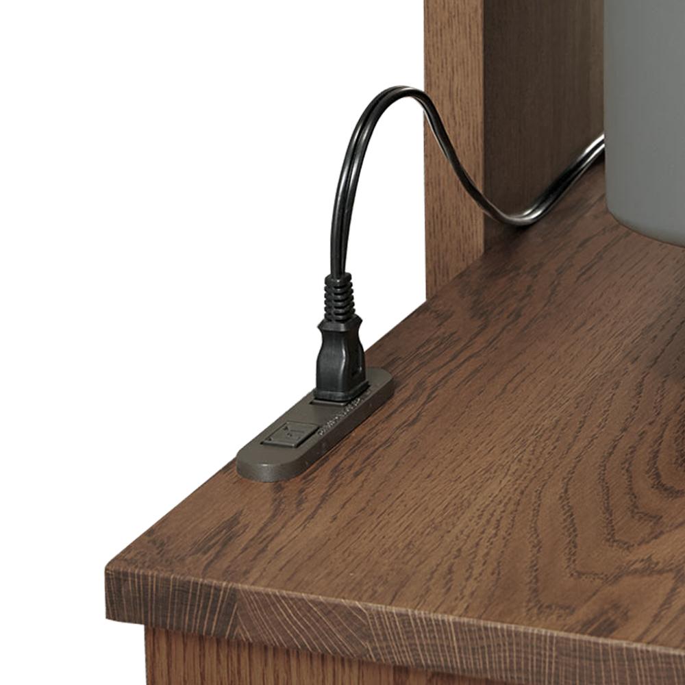 【コンセント口付き】コンセント口は天板の左右後部に2ヶ所あり、電源配線に困りません。