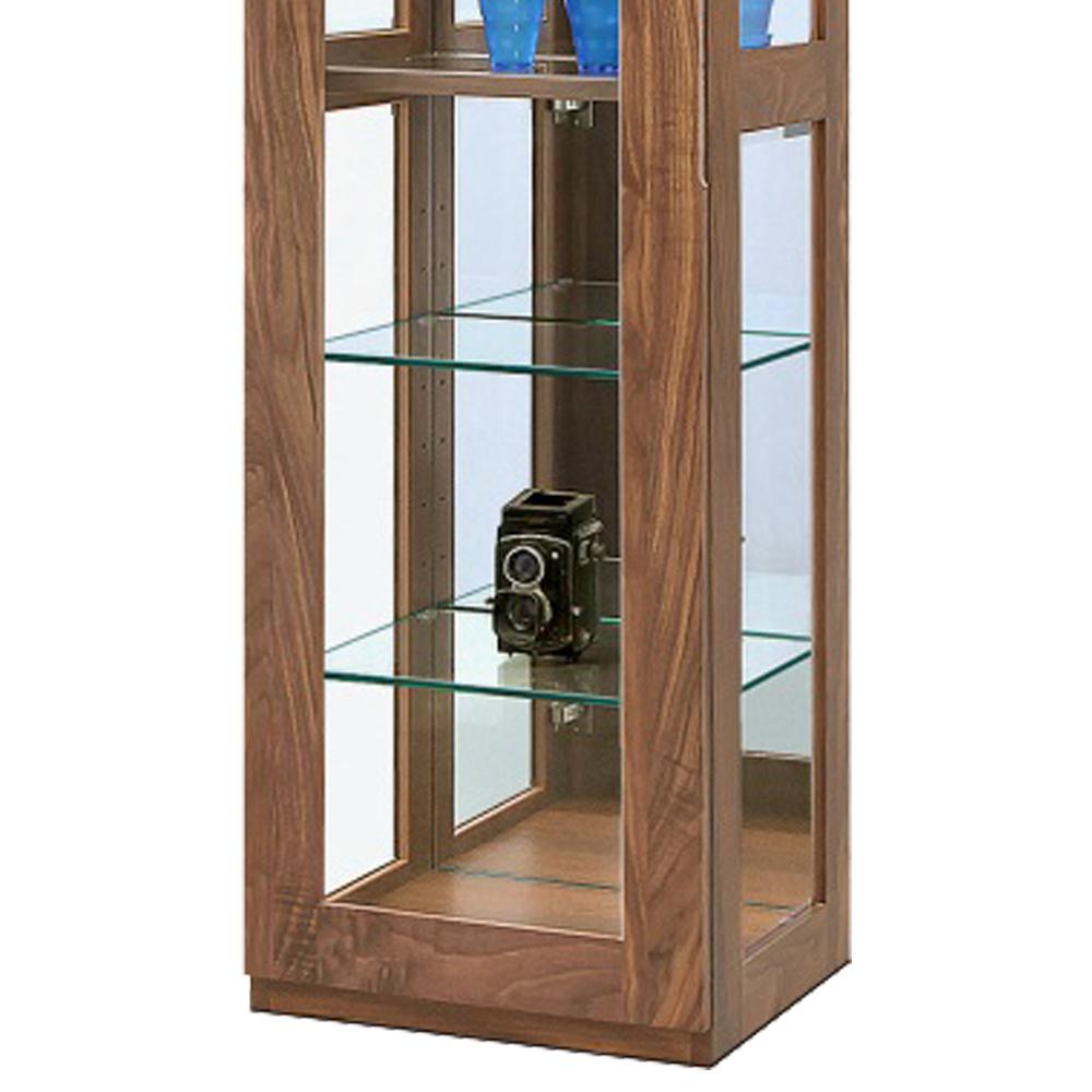 【スリムな佇まいに秘めた魅力】幅450mmのスリム設計ながら、お気に入りのコレクションをたっぷりと飾れます。